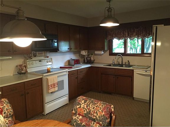 3rd image of 315 Shady Dr