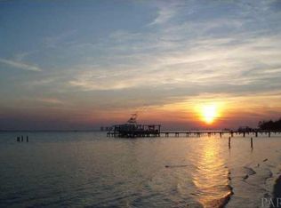 4461 Soundside Dr, Gulf Breeze, FL 32563
