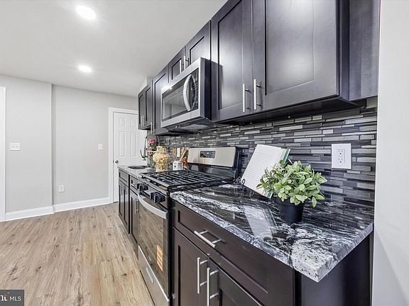 3rd image of 519 Littlecroft Rd