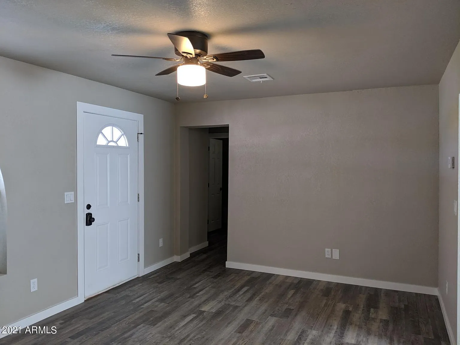 2 bed, 1.0 bath, 992 sqft, $1,300 — Photo 4
