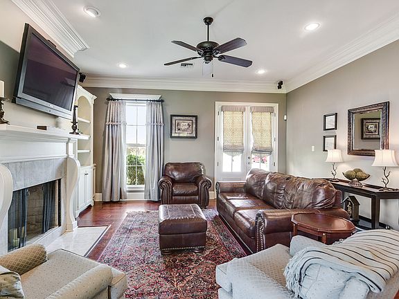 3rd image of 406 Bluebonnet Dr