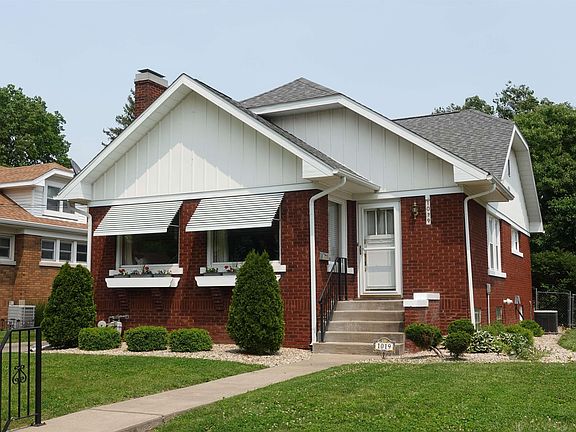 3rd image of 1019 Florence Ave
