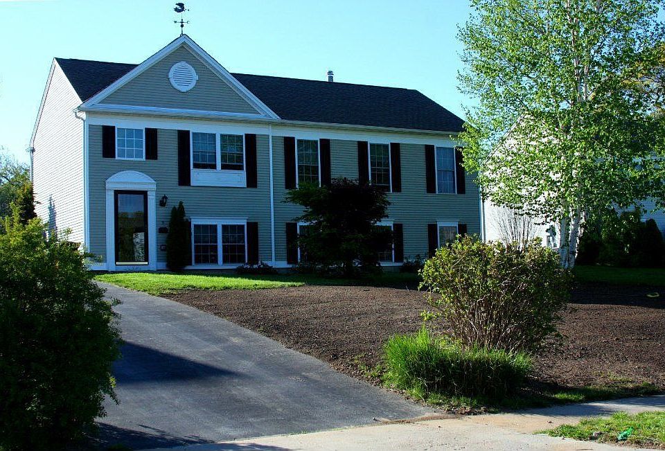 For Sale: 144 Daniel Brown Dr, Groton, CT 06355