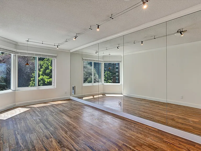 240 Lombard St #525 — Photo 4