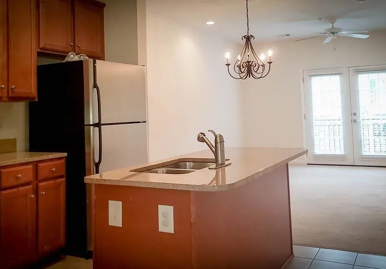 926 Price Ln #F — Photo 7
