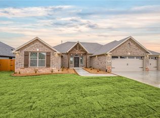 620 Chaparral St, Centerton, AR 72719