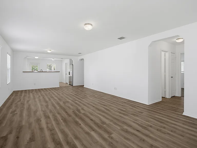 332 Lonestar Gait — Photo 3