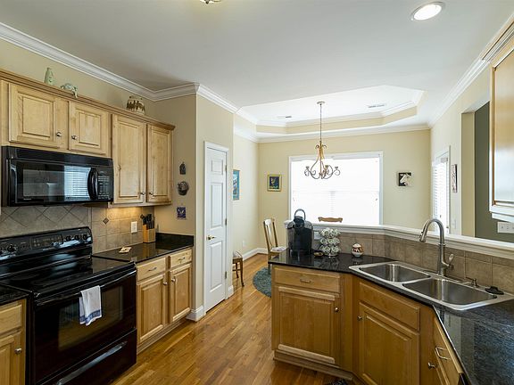 4th image of 1902 Loughborough Ct
