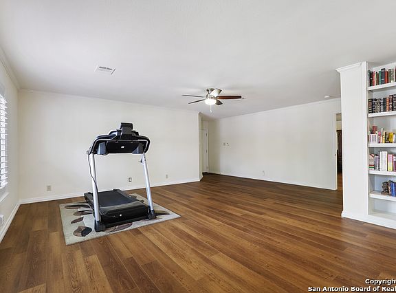 5th image of 6302 Regency Ct