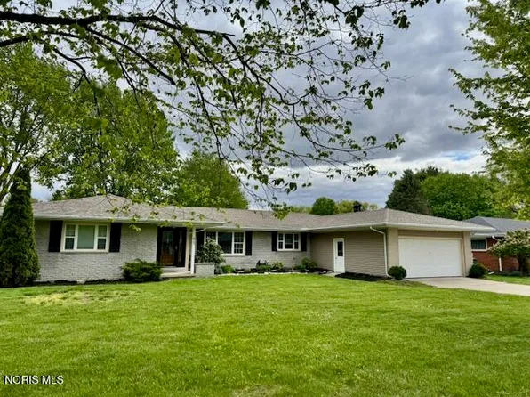 923 Lyn Rd, Bowling Green, OH 43402