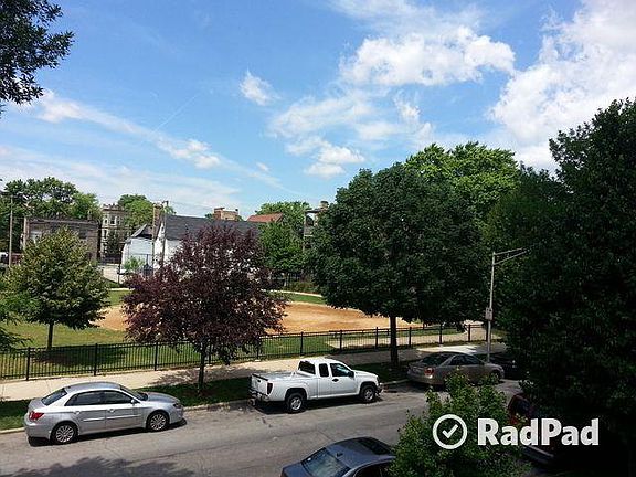 5th image of 1641 N Maplewood Ave #1