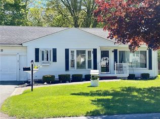 18 Lee Ter, North Syracuse, NY 13212