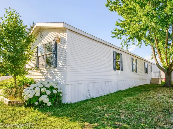 17129 Julie Dr, Davisburg, MI 48350