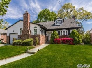 36 Herkimer Ave, Hewlett, NY 11557