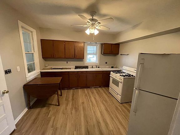3rd image of 928 Brooks St #1