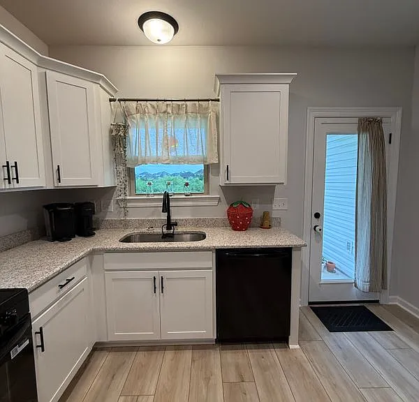 116 Brattle Ct — Photo 10