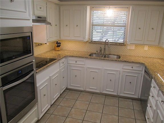 3rd image of 2413 Aspen St