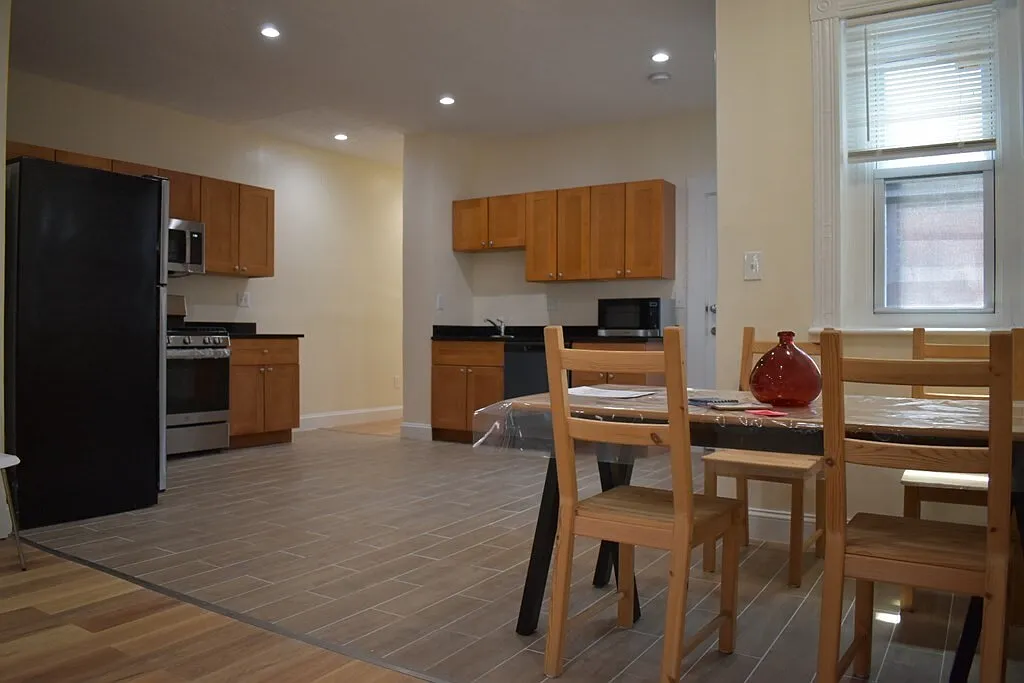 16 Glenville Avenue - 2 (Ro... — Photo 1