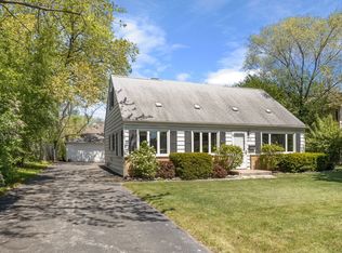 3218 Springdale Ave, Glenview, IL 60025