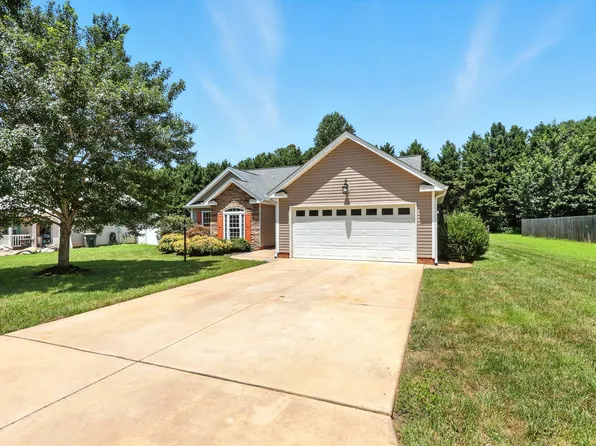 120 Cypress Ct, Gibsonville, NC 27249