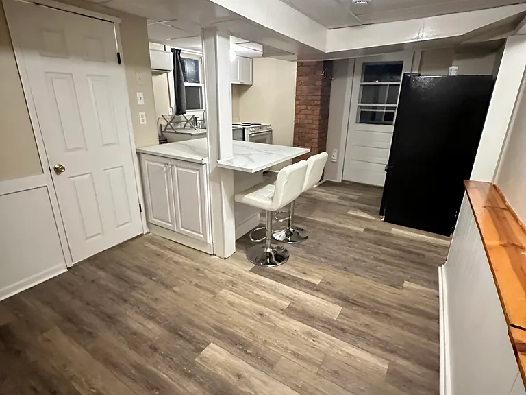 22 Lakeview St #B — Photo 7