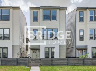 18516 Centro Row, Shenandoah, TX 77385