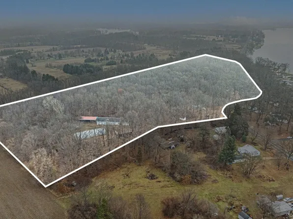 East St #T-u, Vicksburg, MI 49097