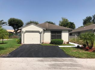 2555 Bedford Mews Dr, Wellington, FL 33414