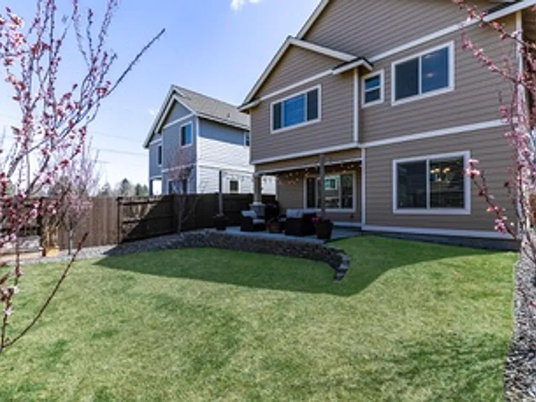 3136 NE Flagstone Ave — Photo 26