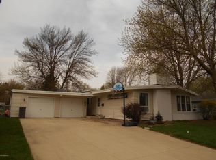 107 21st St NW, Austin, MN 55912