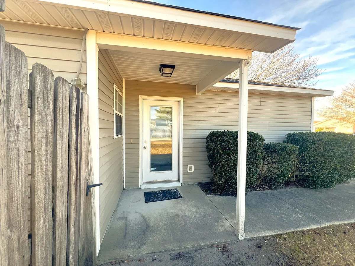 Building Photo - 7528 Foxwerth Dr