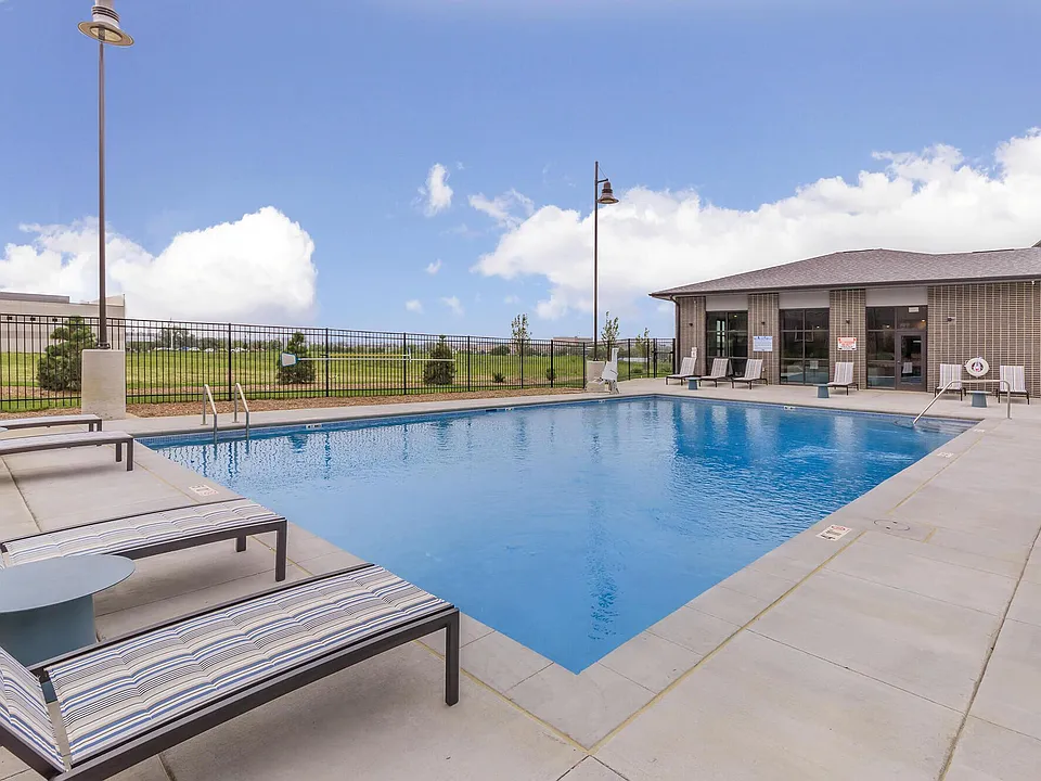 Bluestem Pointe