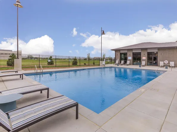 Bluestem Pointe