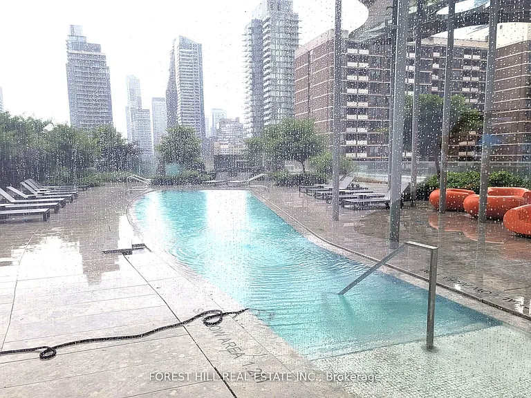 1 Bloor St E #5210 — Photo 33