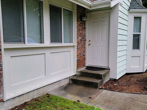 3rd image of 3630 Grandview Dr W