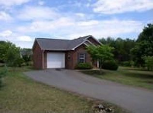 5042 Gateway Dr, Claremont, NC 28610