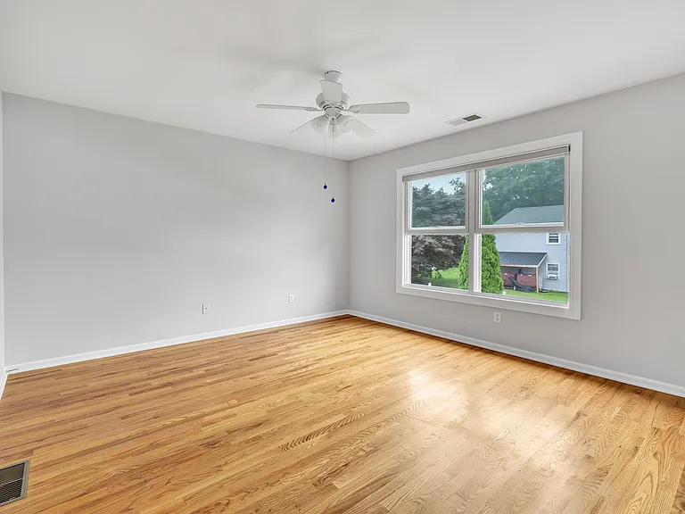36 Pawtucket Ave — Photo 24