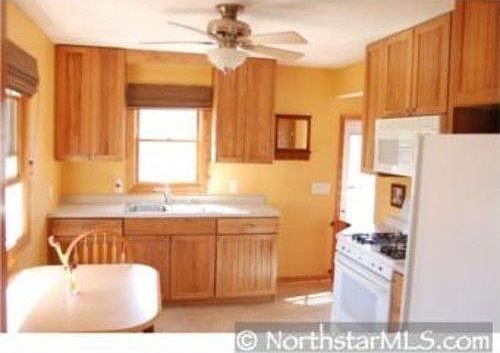 5th image of 2109 Highland Pl NE
