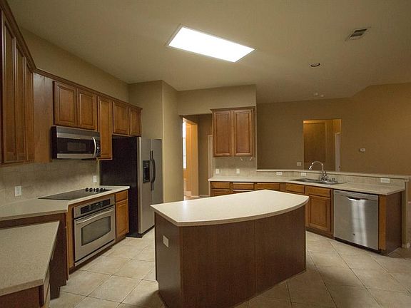 4th image of 3007 Saint George Dr