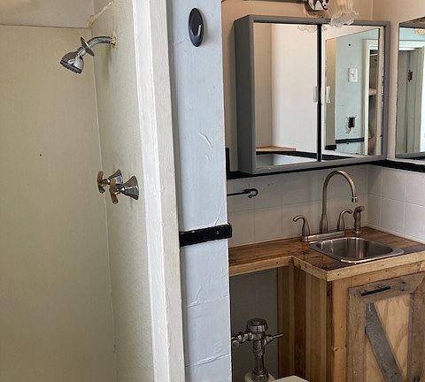 4th image of 1116 E 25th St #7