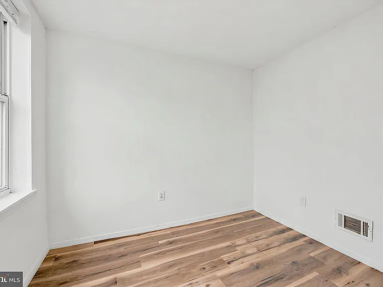 4223 N Hicks St — Photo 11