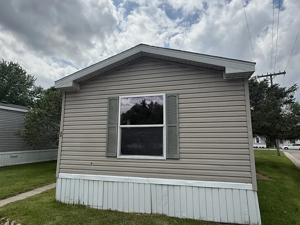 1 E Manor St #1B