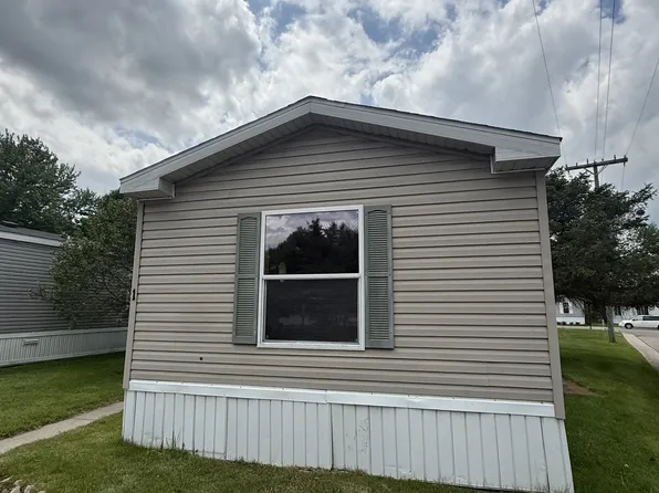 1 E Manor St #1B, Oxford, MI 48371