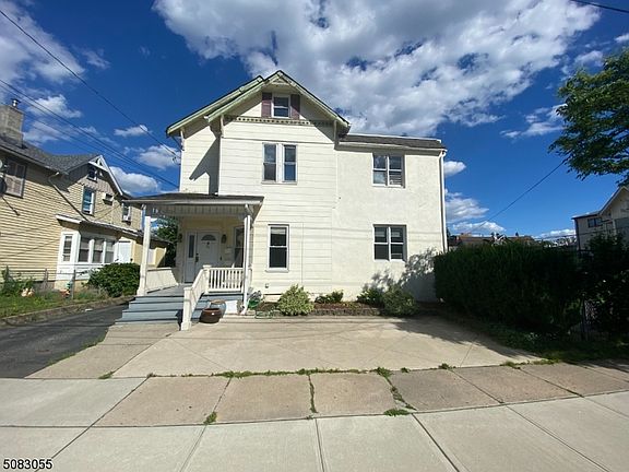 2nd image of 97 Forest St Floor 1