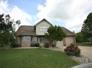 2507 E 25th St, Mountain Grove, MO 65711