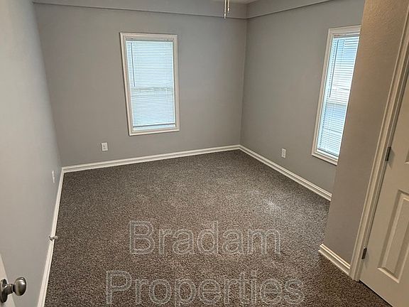 5th image of 402 S Cedar St
