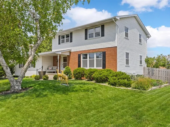 3614 Sue Ln NW, Cedar Rapids, IA 52405
