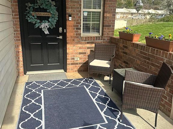3rd image of 1315 Mountain Meadows Way #8