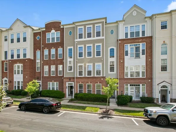 14519 Barkham Dr #272A, Woodbridge, VA 22191