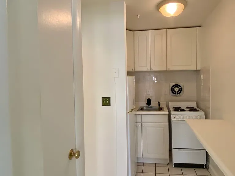 530 Beacon St #20 — Photo 4